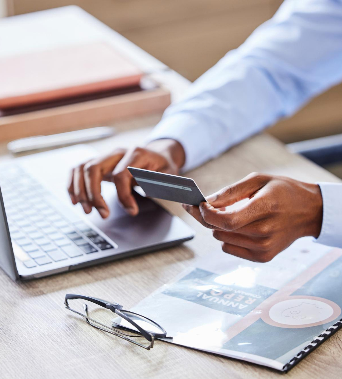 Abrir una cuenta en un banco de los EAU